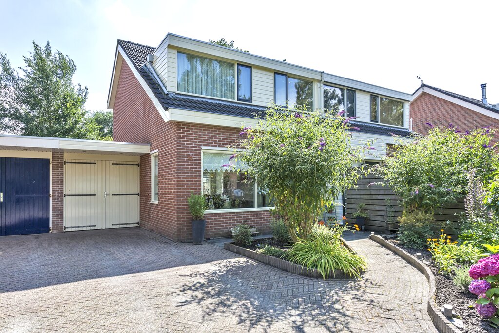 Bonhommestrjitte 12 Surhuizum - Hoofdafbeelding.jpg