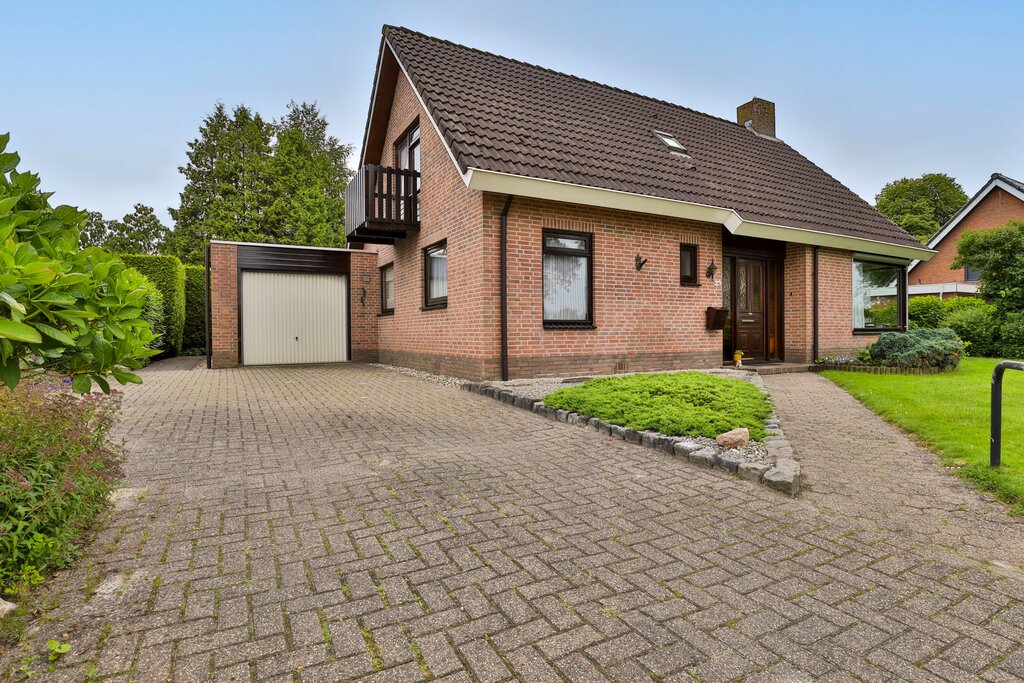 Bonhommestrjitte 29 Surhuizum - Hoofdafbeelding.jpg