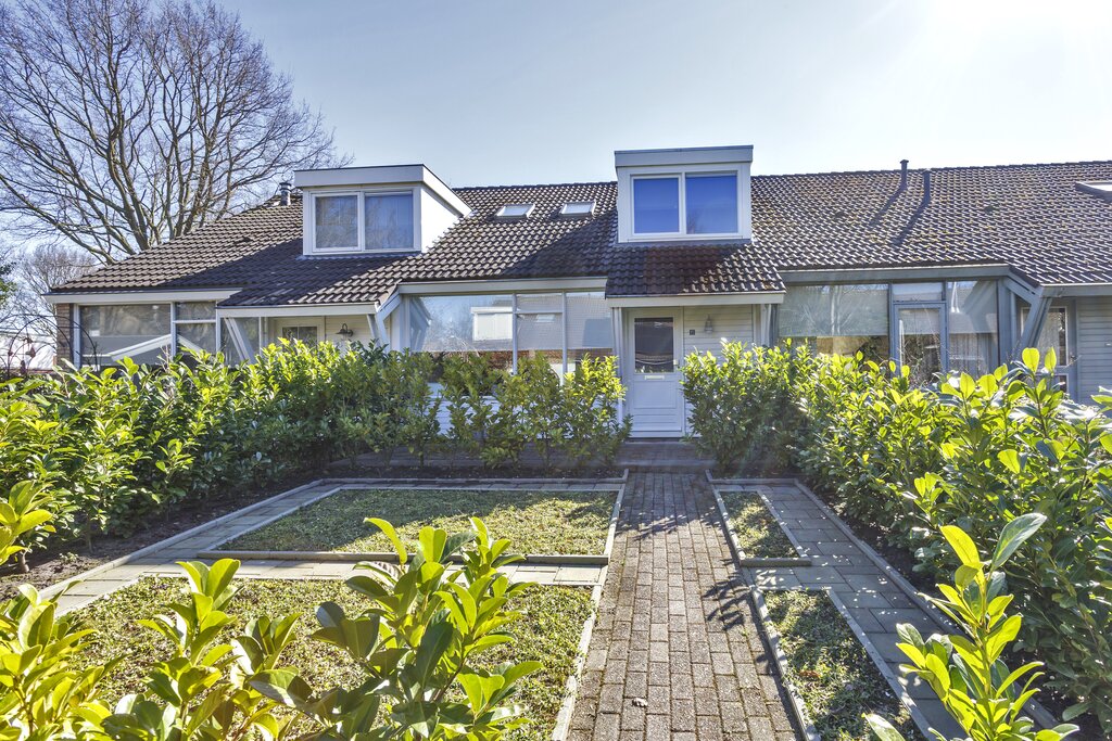 Burgemeester van Panhuyslaan 15 Burgum - Hoofdafbeelding.jpg