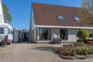 De Buizerd 32, Surhuisterveen