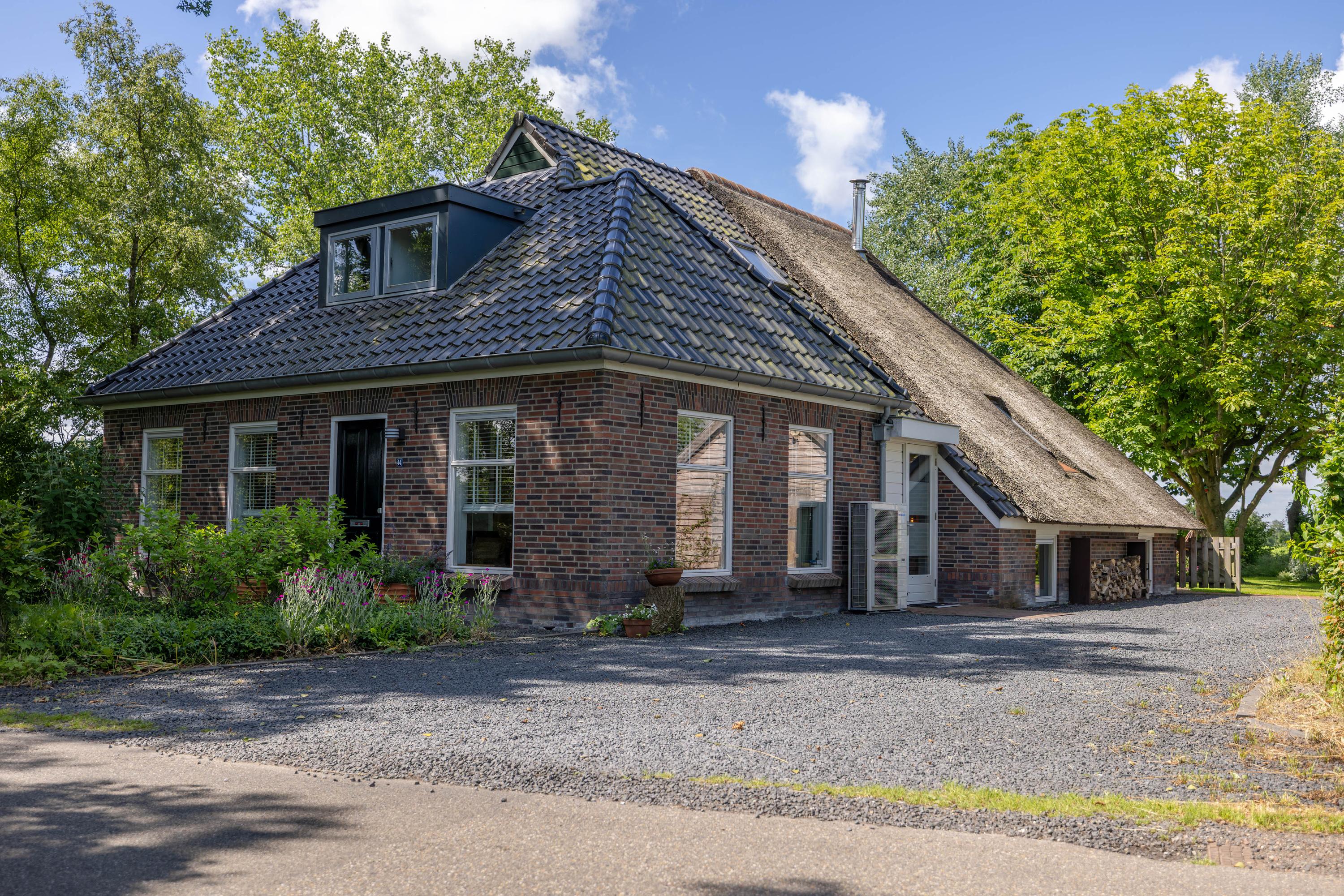 Eesterweg 44 Doezum - Hoofdafbeelding.jpg