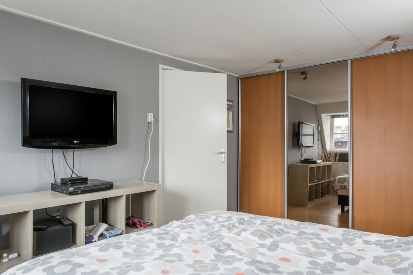 Groningerstraat 16 Surhuisterveen - Afbeelding 2.jpg