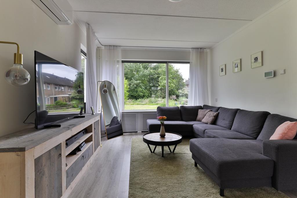 Poaitrije 2 Hijum - Afbeelding 11.jpg