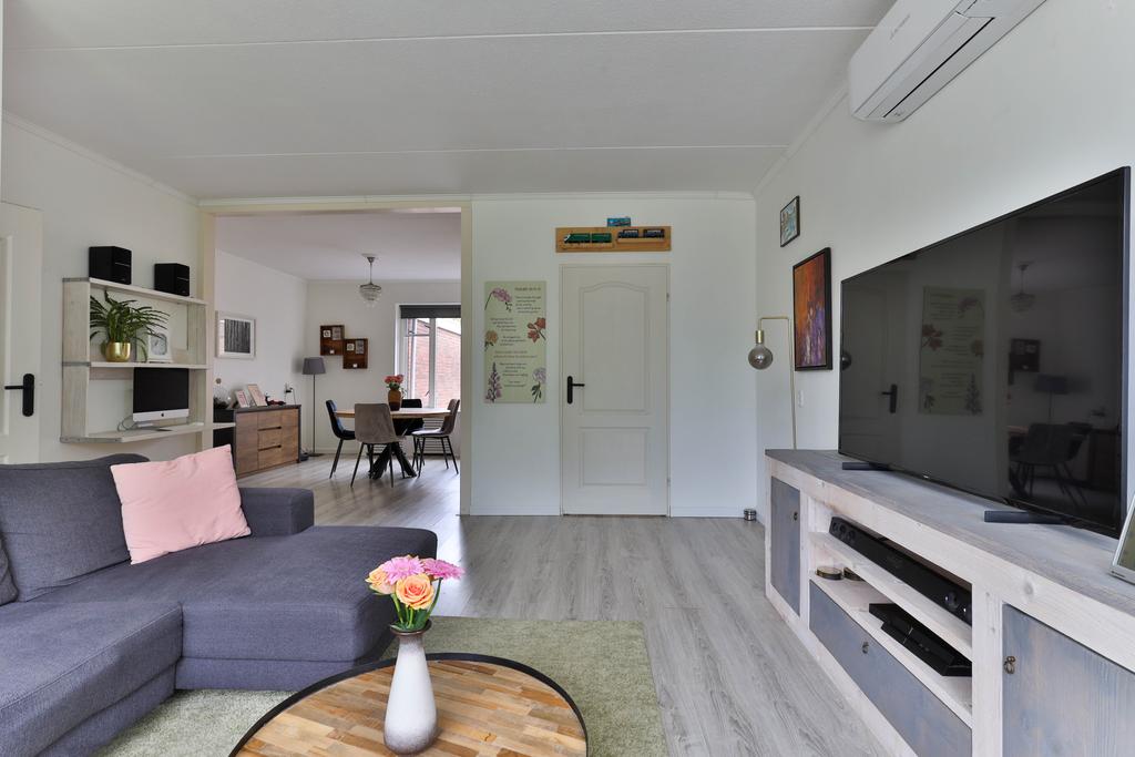 Poaitrije 2 Hijum - Afbeelding 13.jpg