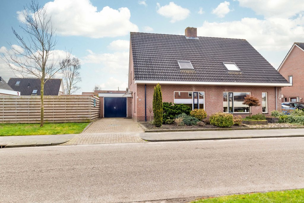 Torenvalk 82 Surhuisterveen - Hoofdafbeelding.jpg