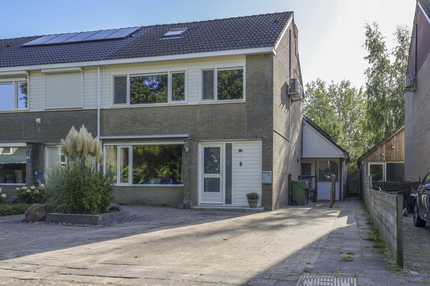 Van Stolbergstrjitte 43 Kootstertille - Hoofdafbeelding.jpg