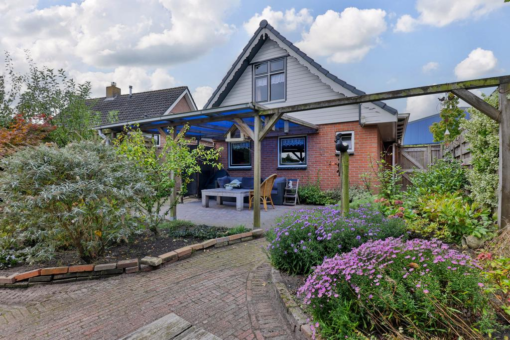 Vierhuisterweg 4 Surhuisterveen - Afbeelding 2.jpg